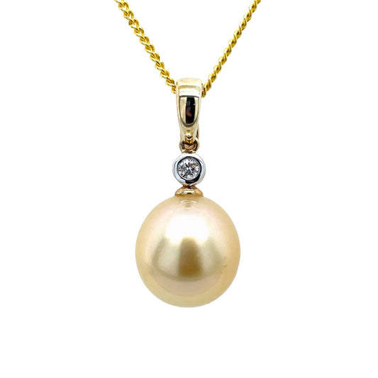 9ct Yellow Gold 11-12mm Gold South Sea Pearl & Diamond Enhancer
