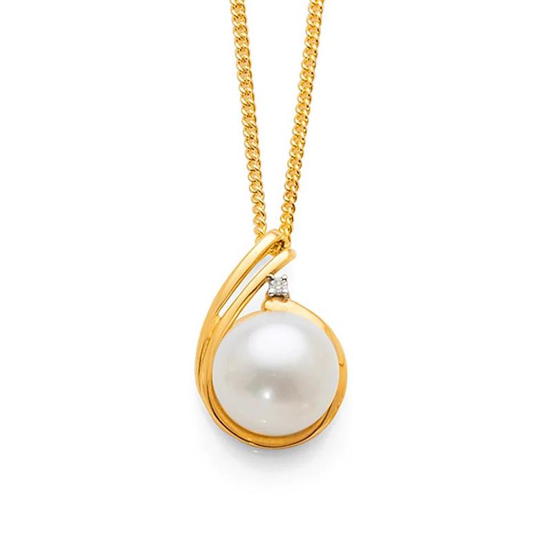 9ct Yellow Gold South Sea Pearl & Diamond Pendant