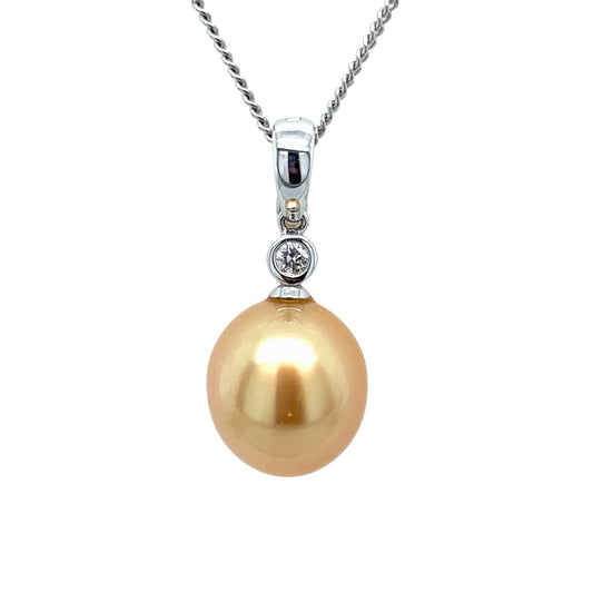 9ct White Gold 11-12mm Gold South Sea Pearl & Diamond Enhancer