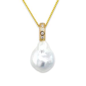 9ct Yellow Gold 18mm Baroque South Sea Pearl & 5 Diamond Pendant