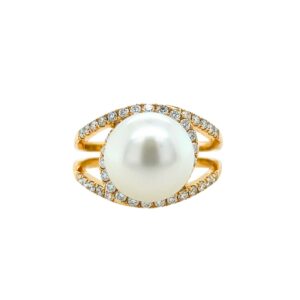 18ct Yellow Gold 10.5-11mm South Sea Pearl & Diamond Ring